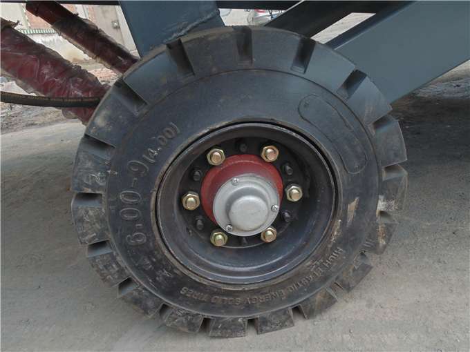 移動(dòng)登車橋,熱線15066125211 登車橋