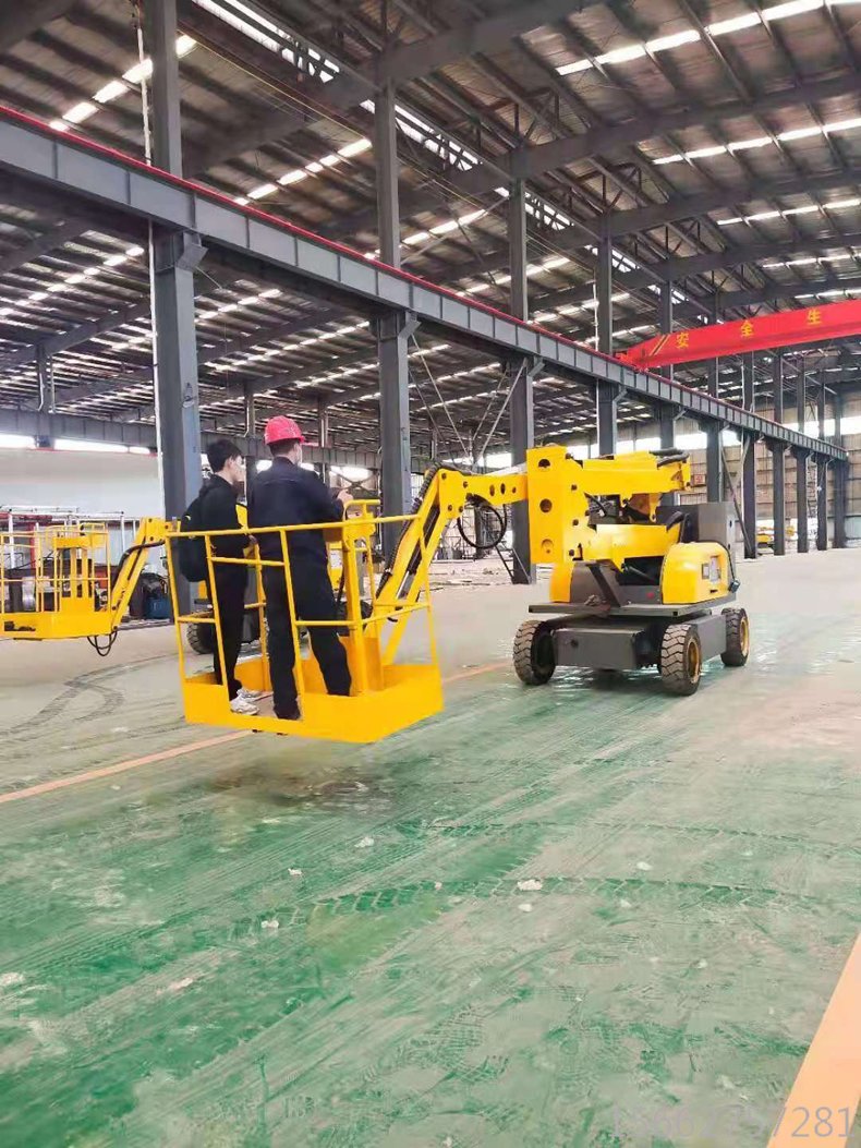 自行曲臂升降機